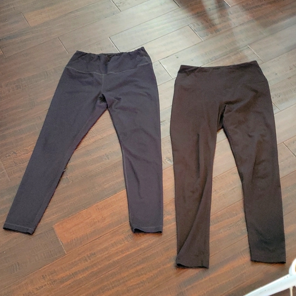 2 pair black yogalicous leggings